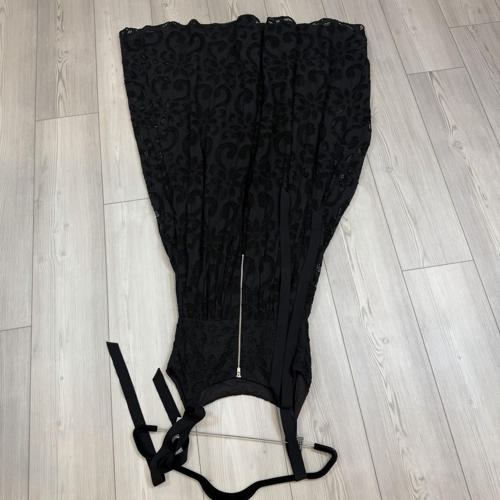 Saylor Maryl midi dress featuring an open-stitch lace Bow & Zipper Back Size XS - Picture 8 of 12